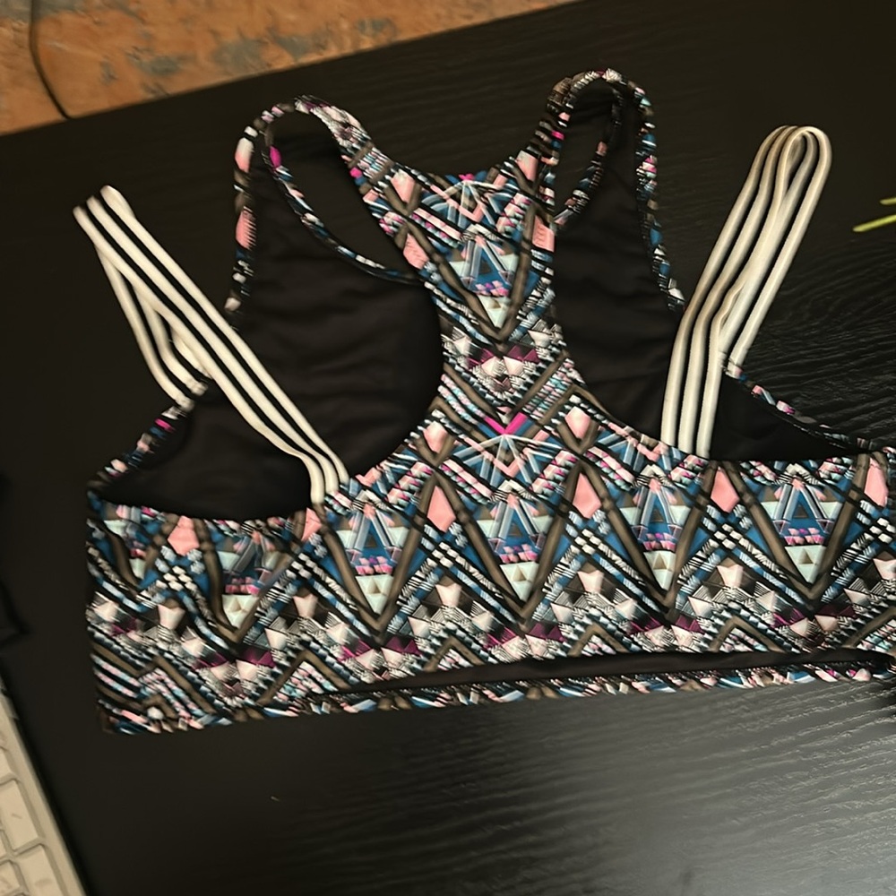 Geometric Patterned Swimsuit - Picture 6 of 7